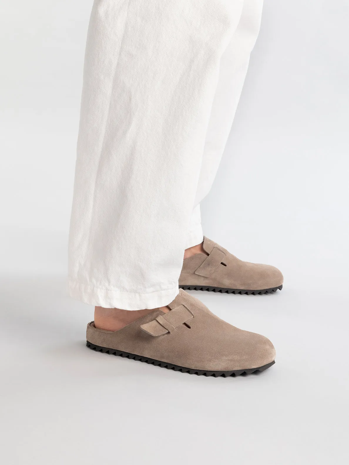 AGORÀ 004 - Gray Suede Sandals