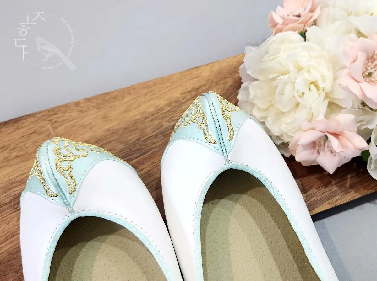 Gold Embroidery Women Wedding Shoes in Mint Kkotshin